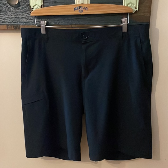 Columbia Black PFG Regular Fit Shorts Size 38 - Picture 8 of 16